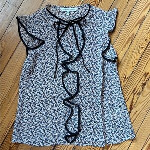 Cupcakes & Cashmere Floral Ruffle Cap-Sleeve Blouse